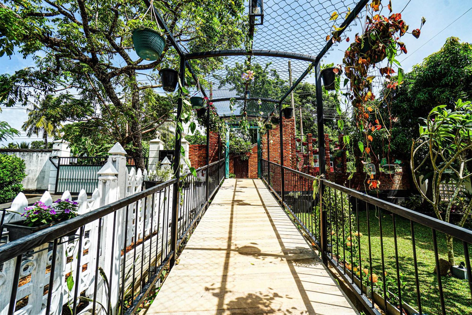 Ayur Ayur White Sail Villa Dalupotha Exterior foto